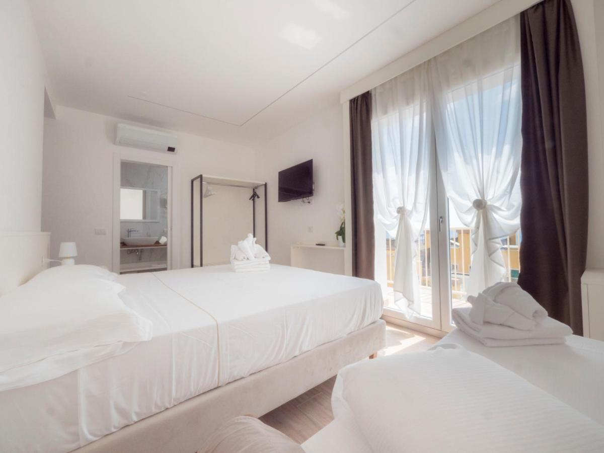 Hotel Continental 皮特拉利古 外观 照片