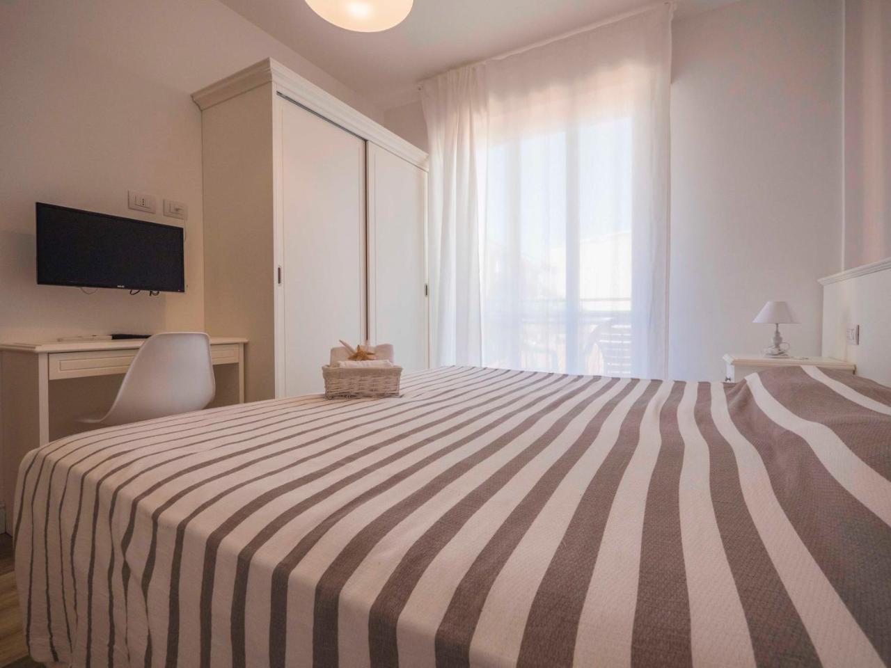 Hotel Continental 皮特拉利古 外观 照片