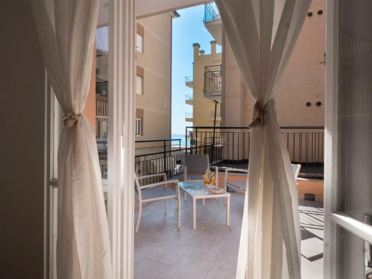 Hotel Continental 皮特拉利古 外观 照片